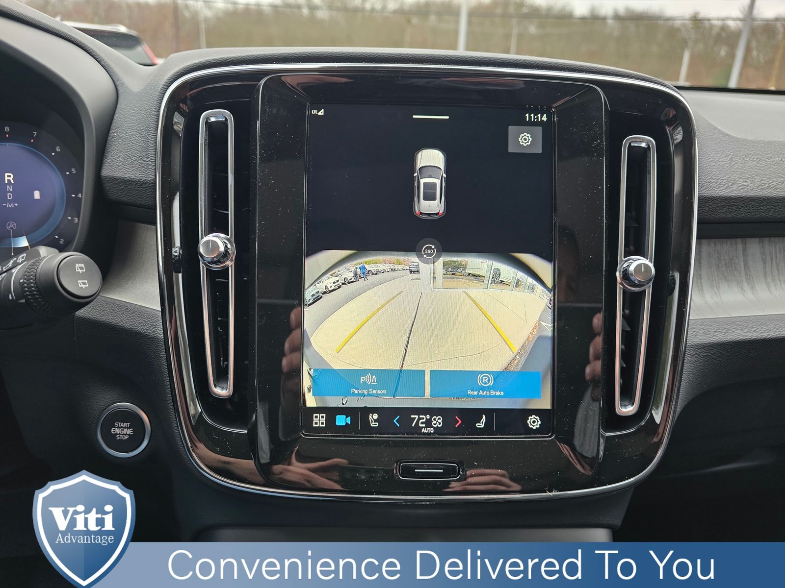 2025 Volvo XC40 Plus - Photo 15