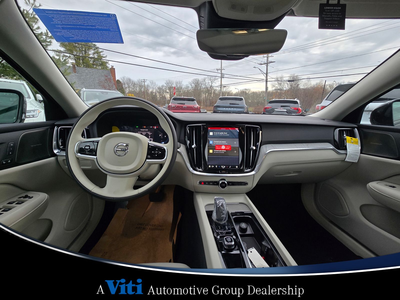 2025 Volvo S60 B5 Plus photo 2