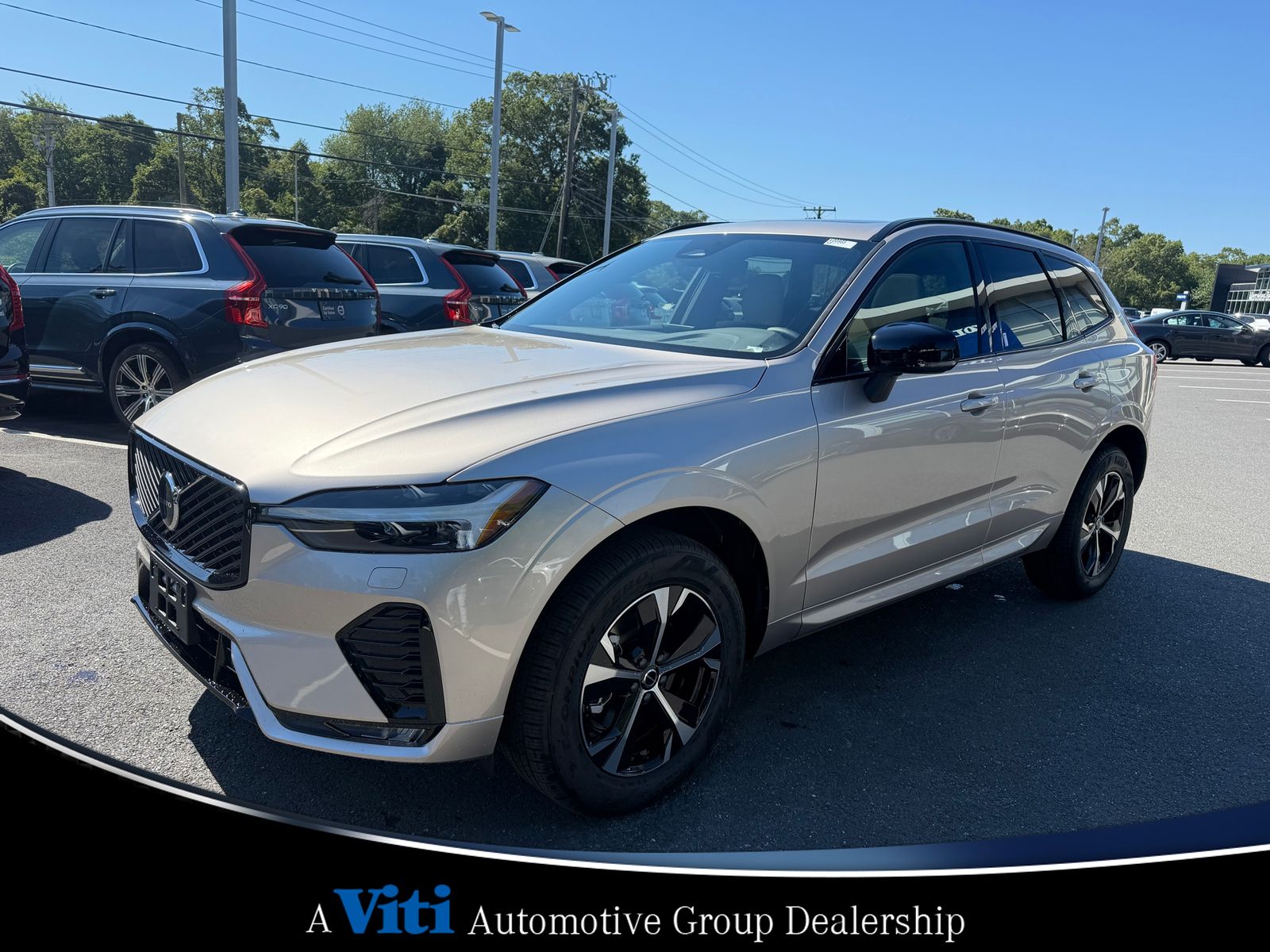 2026 Volvo XC60 B5 Core photo 4