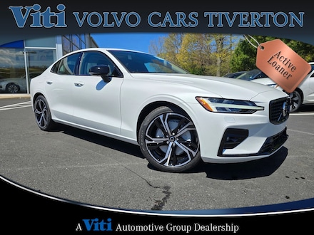 2024 Volvo S60 B5 Plus Dark Sedan