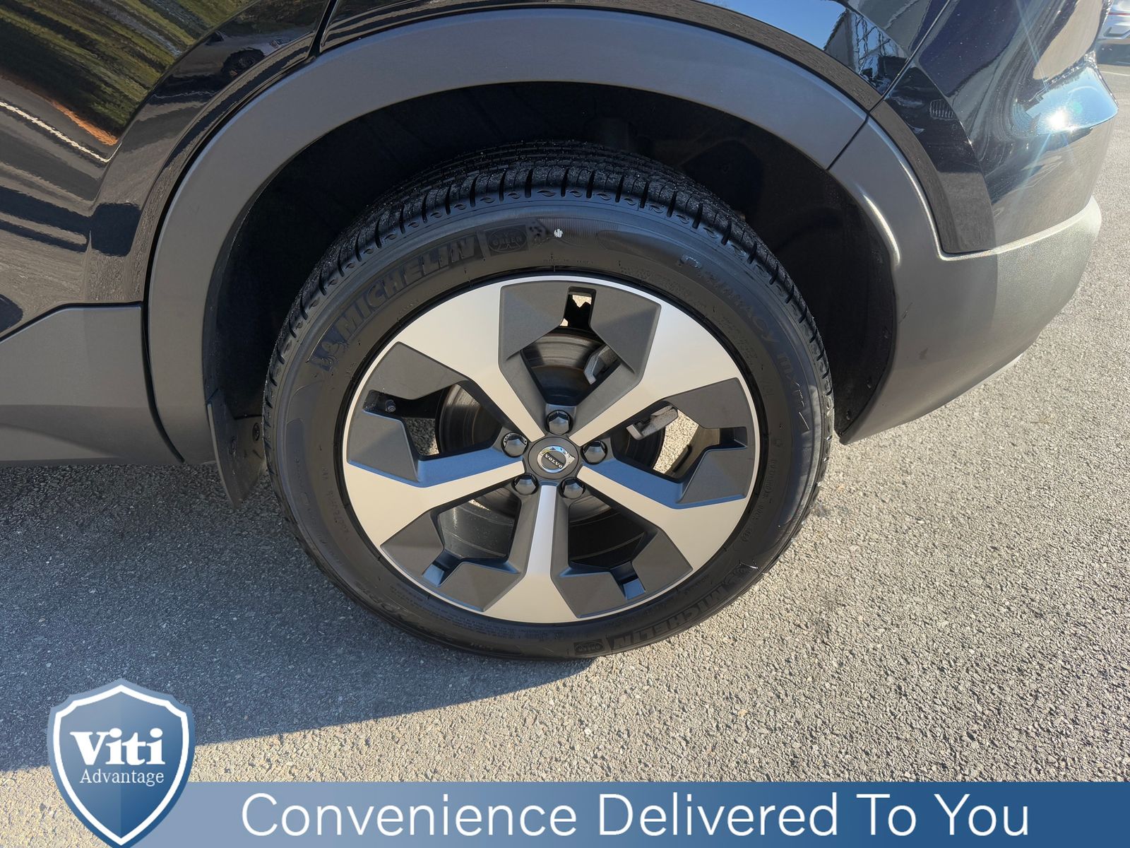 2025 Volvo XC40 Core - Photo 13