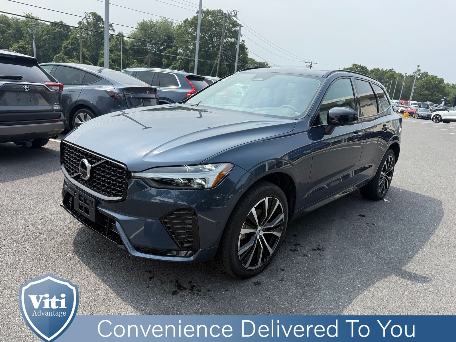 2023 Volvo XC60 B5 Plus photo 4