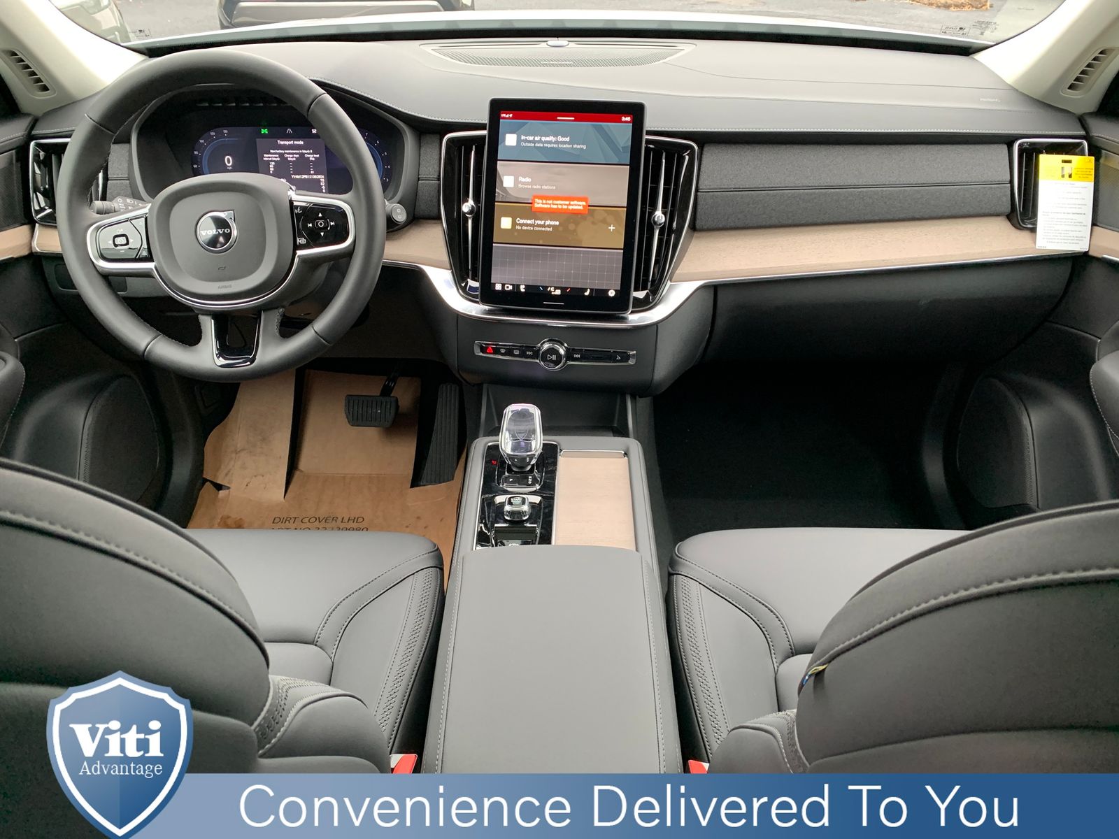 2025 Volvo XC90 B5 Plus photo 2