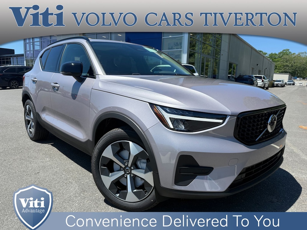 New 2026 Volvo XC40 B5 Core SUV