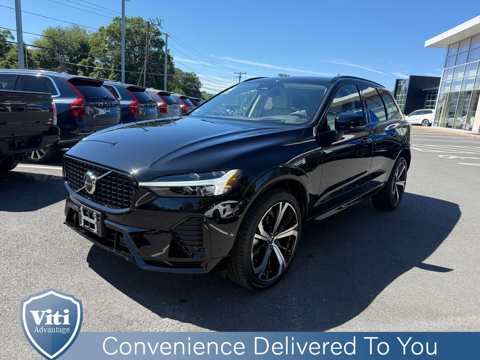2024 Volvo XC60 Hybrid T8 Ultimate photo 3