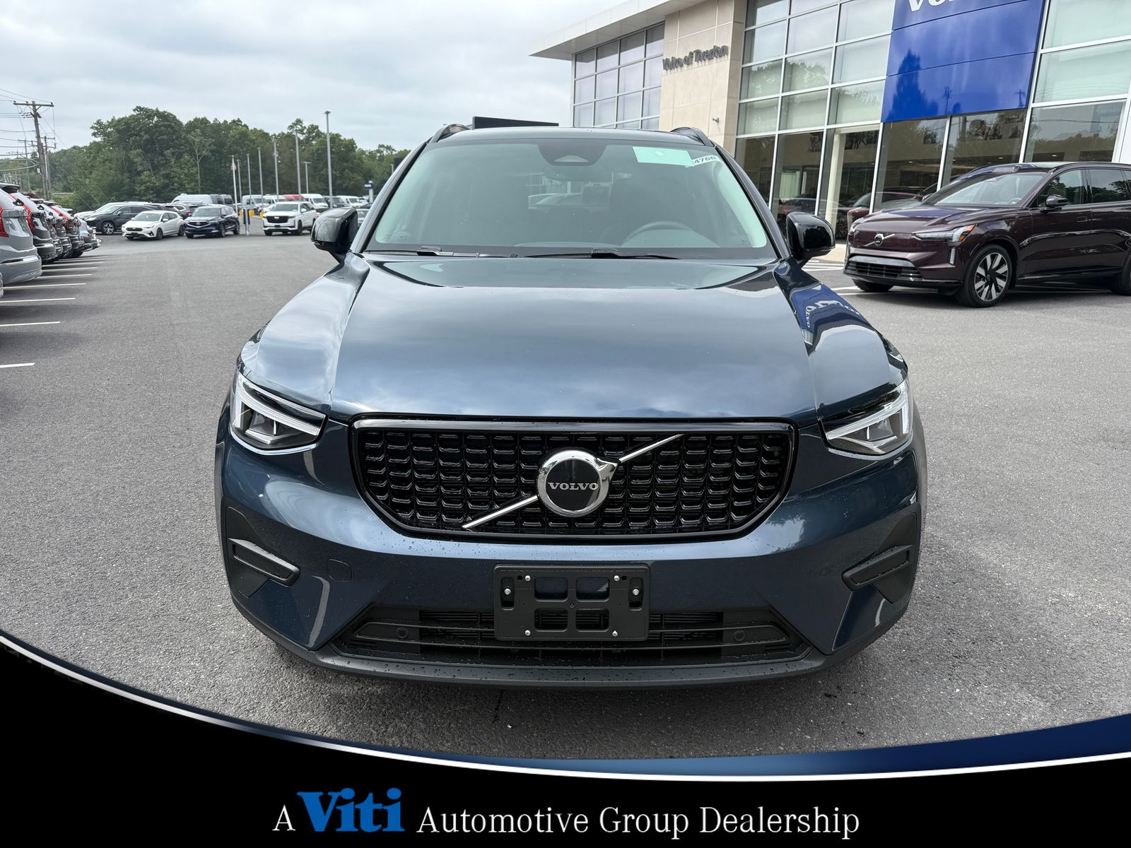 2026 Volvo XC40 AWD Plus photo 3