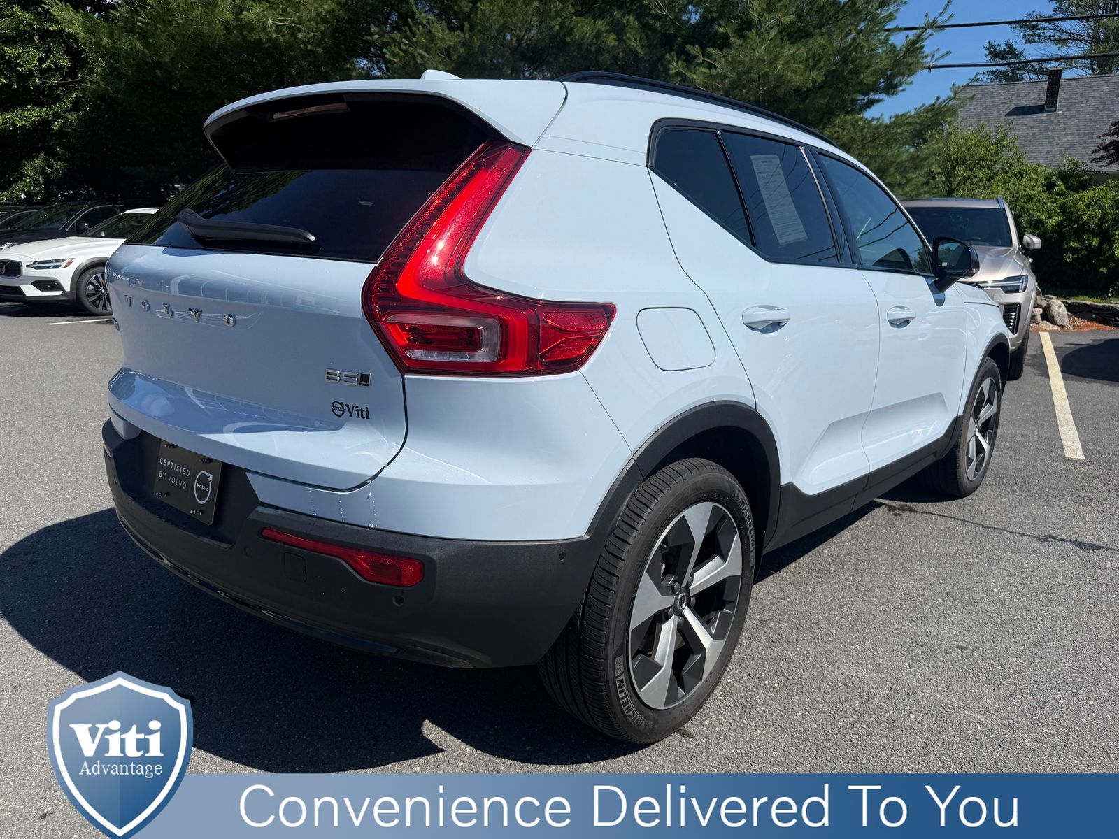 2026 Volvo XC40 Plus - Photo 8