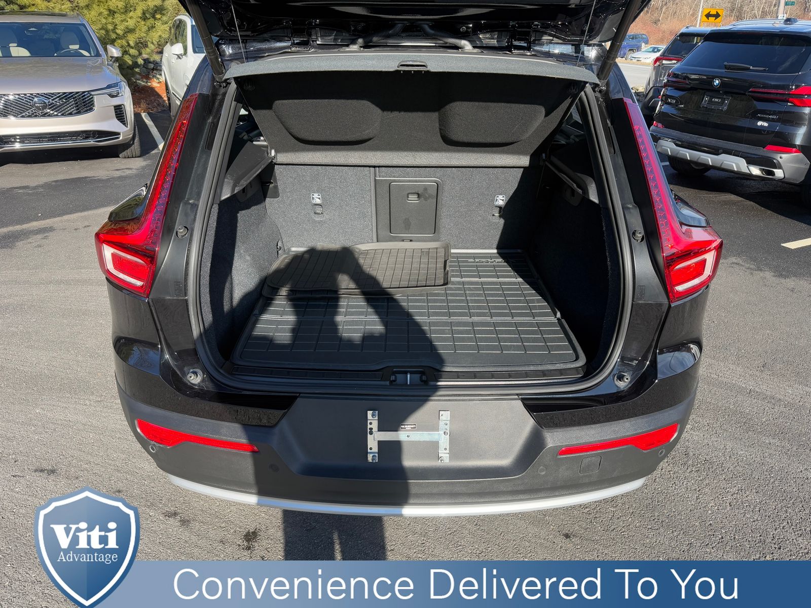 2025 Volvo XC40 Core - Photo 24