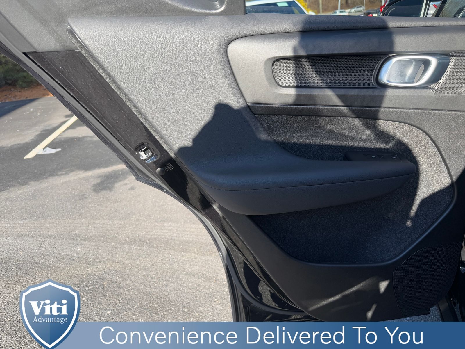 2025 Volvo XC40 Core - Photo 20