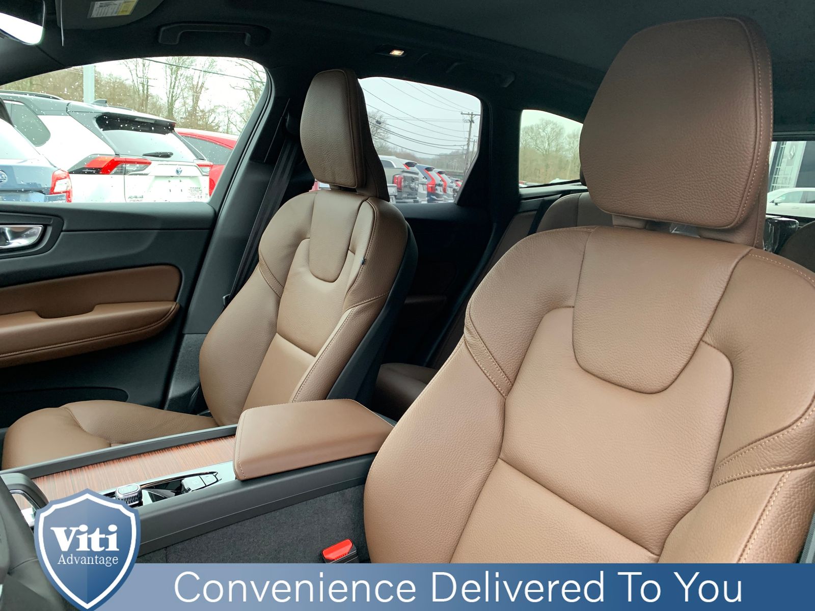 2025 Volvo XC60 Plus - Photo 13