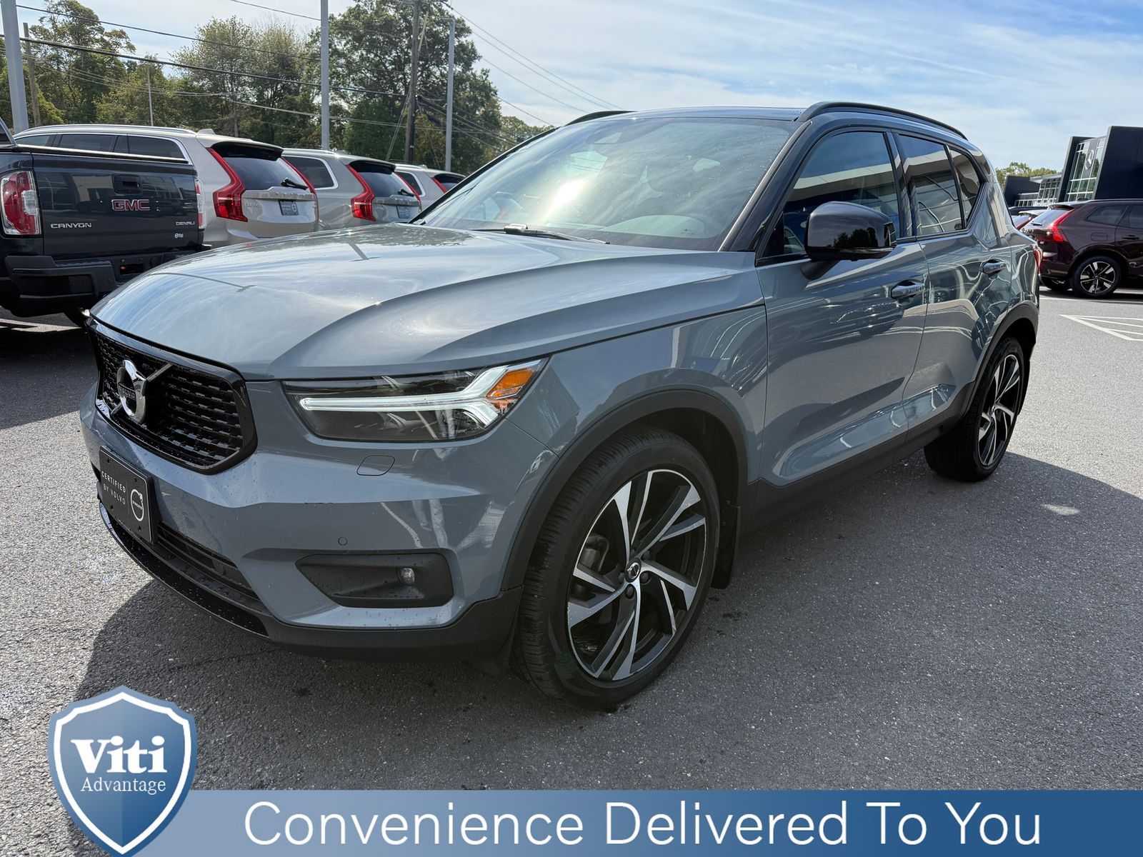 2021 Volvo XC40 T5 R-Design photo 4