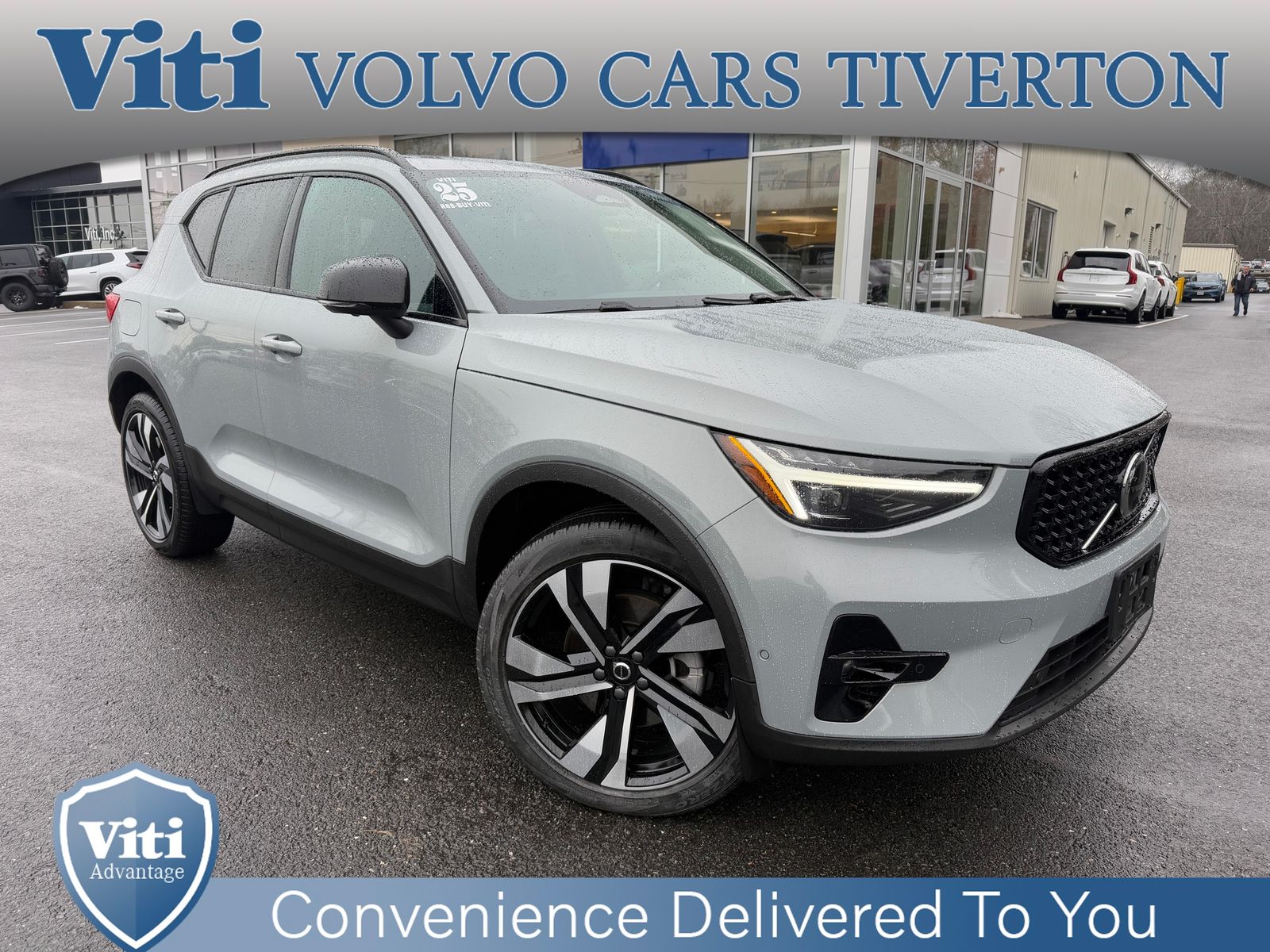 2025 Volvo XC40 Plus's photo