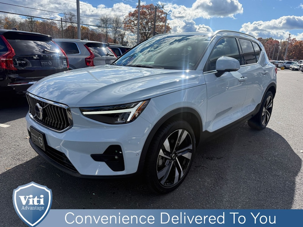 Used 2024 Volvo XC40 B5 Plus Bright SUV