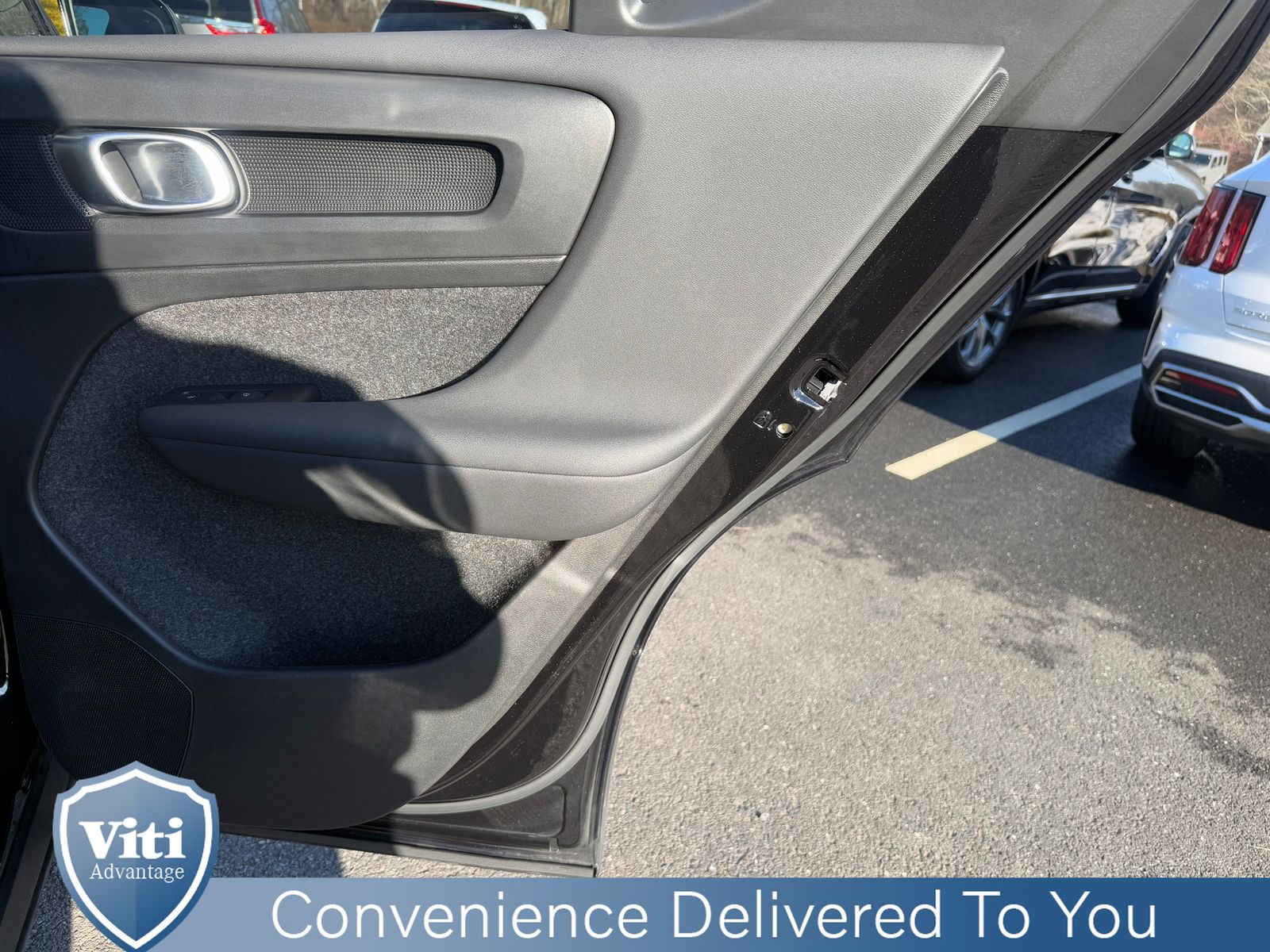 2025 Volvo XC40 Core - Photo 26