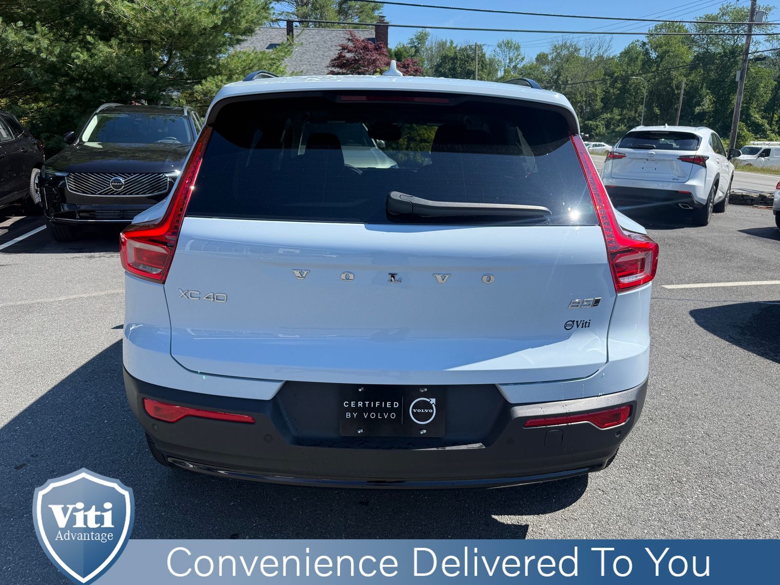 2026 Volvo XC40 Plus - Photo 7
