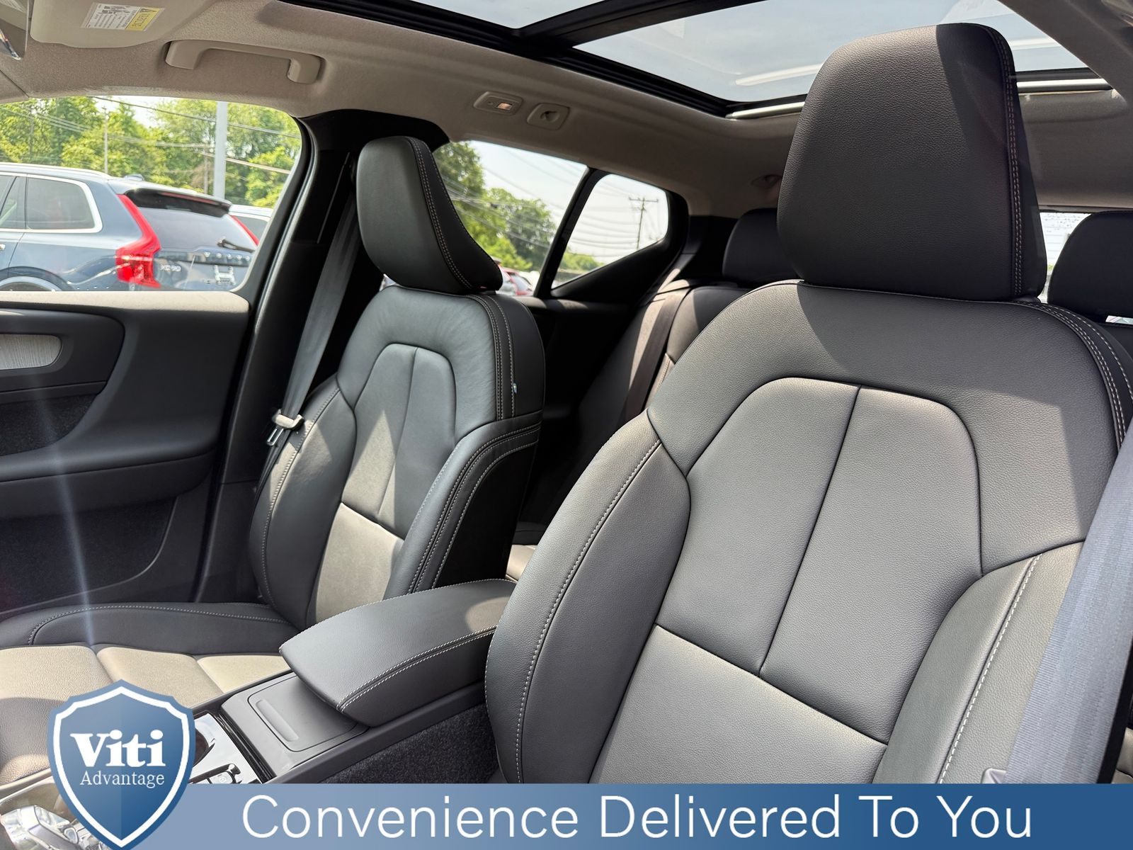 2026 Volvo XC40 Plus - Photo 13