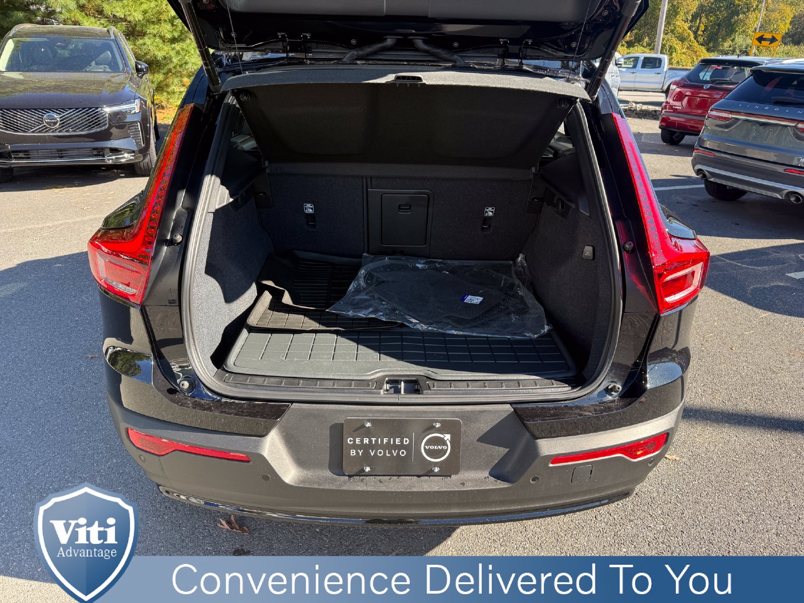 2026 Volvo XC40 Plus - Photo 24