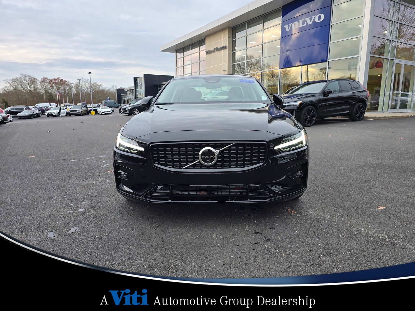2025 Volvo S60 B5 Plus photo 3
