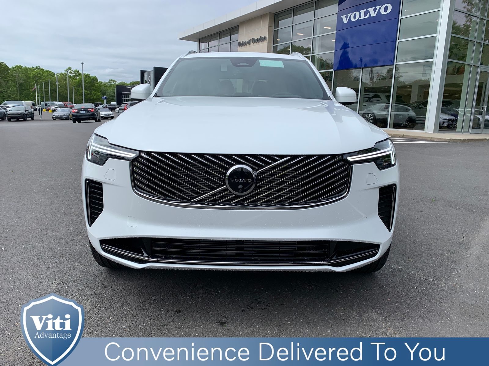 2025 Volvo XC90 T8 photo 3