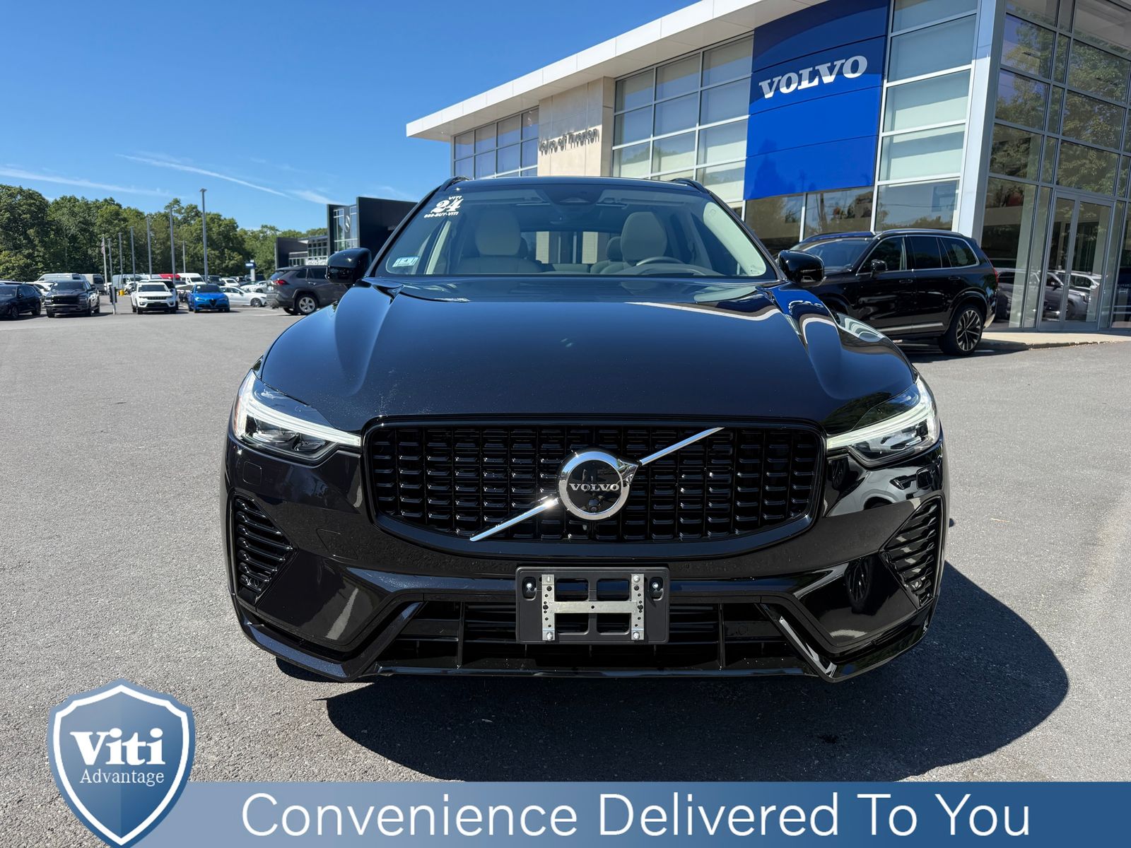 2024 Volvo XC60 Hybrid T8 Ultimate photo 2