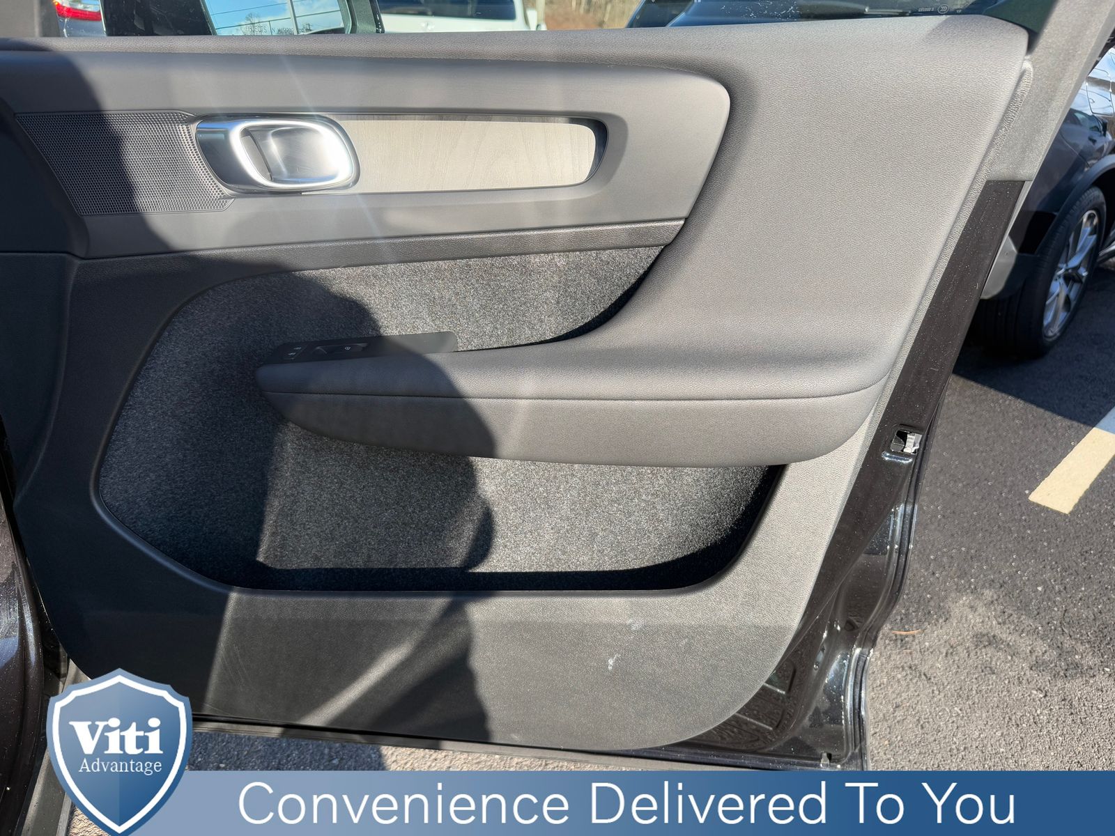 2025 Volvo XC40 Core - Photo 29