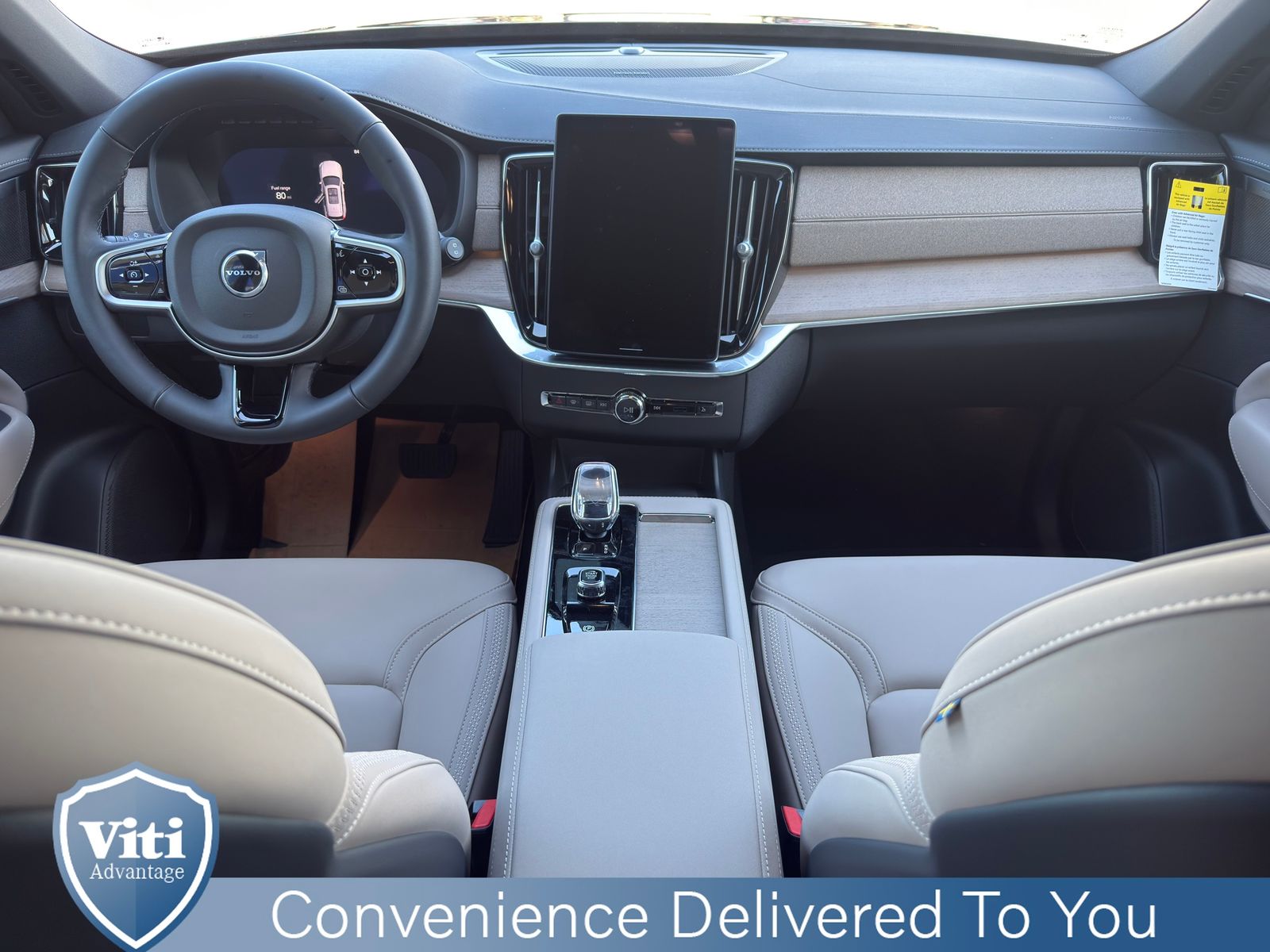 2026 Volvo XC90 Plus Black Edition photo 2