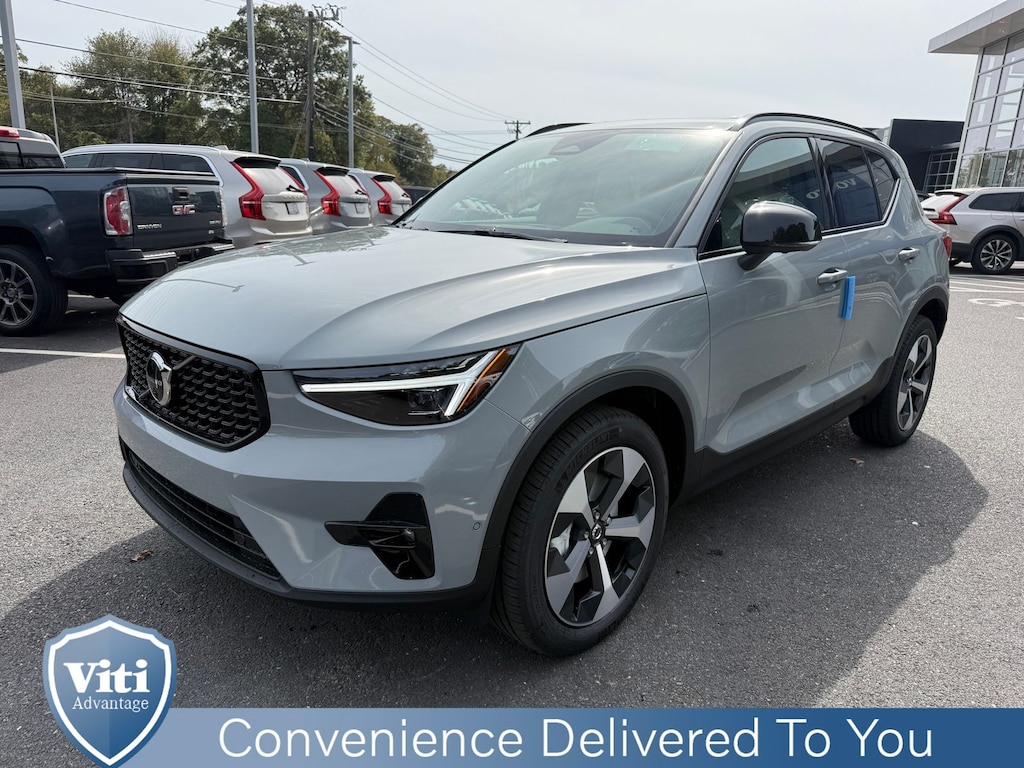 New 2026 Volvo XC40 B5 Plus SUV