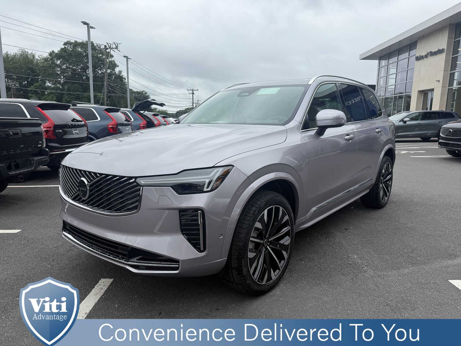 2026 Volvo XC90 B5 Plus photo 4