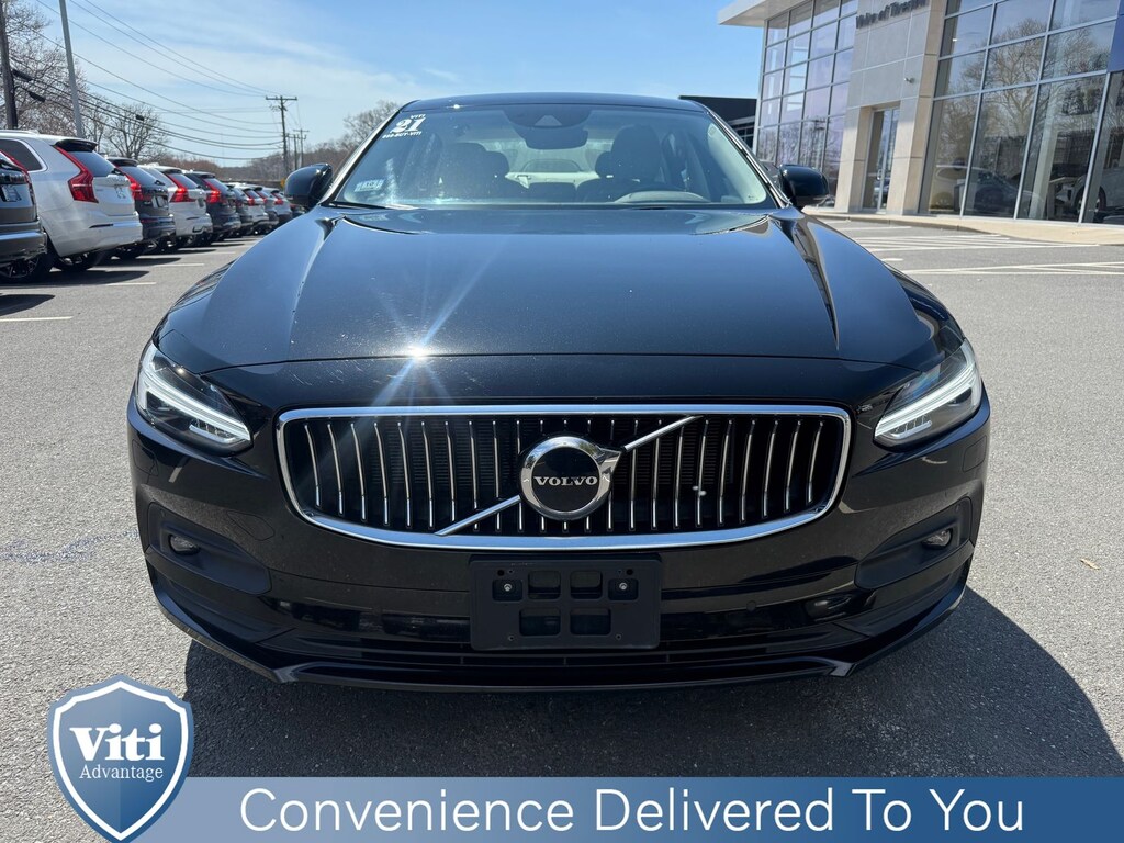 Used 2021 Volvo S90 T6 Momentum Sedan
