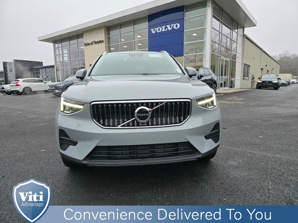 Certified 2025 Volvo XC40 B5 Core Bright Theme SUV