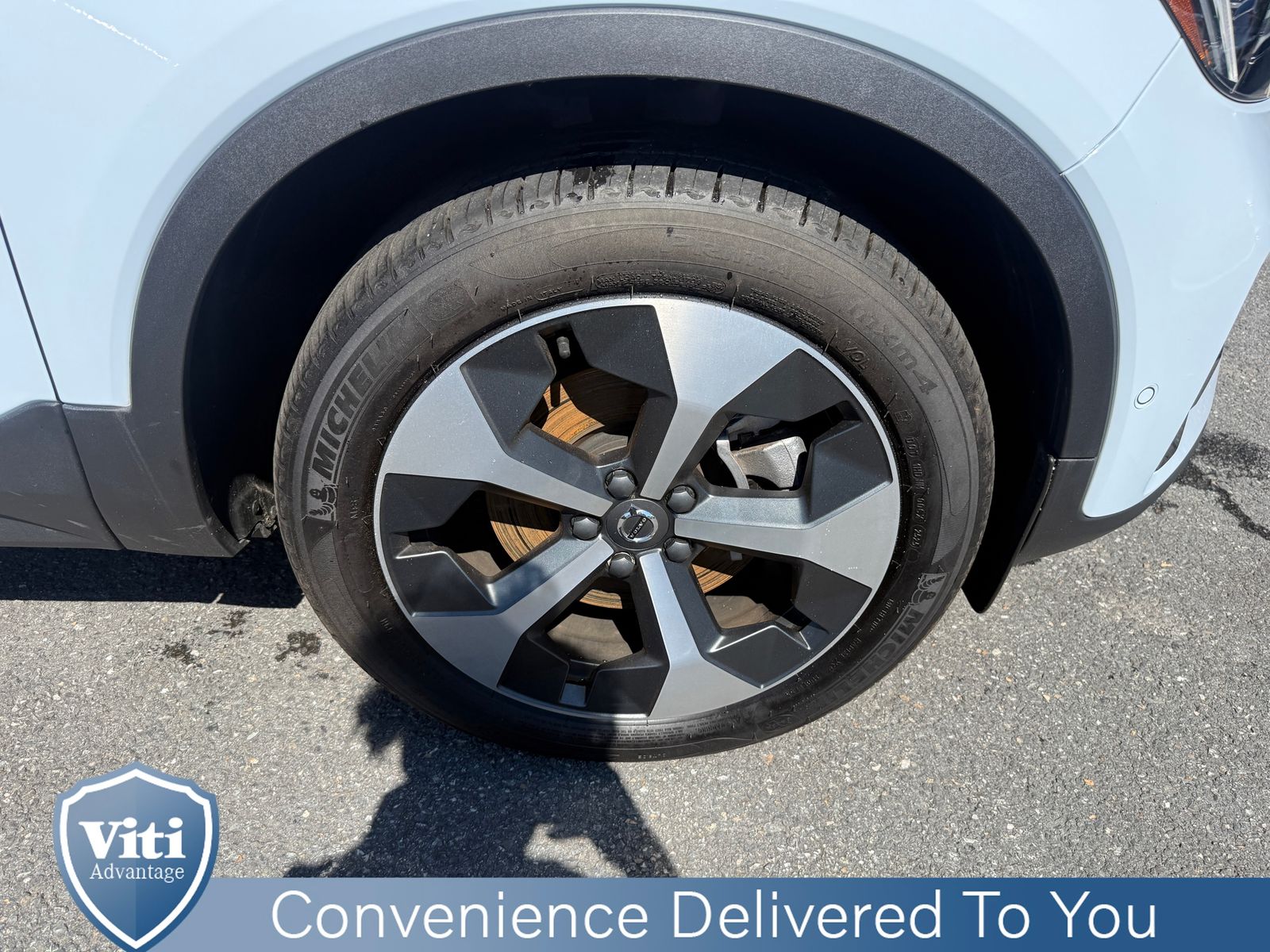2026 Volvo XC40 Plus - Photo 15
