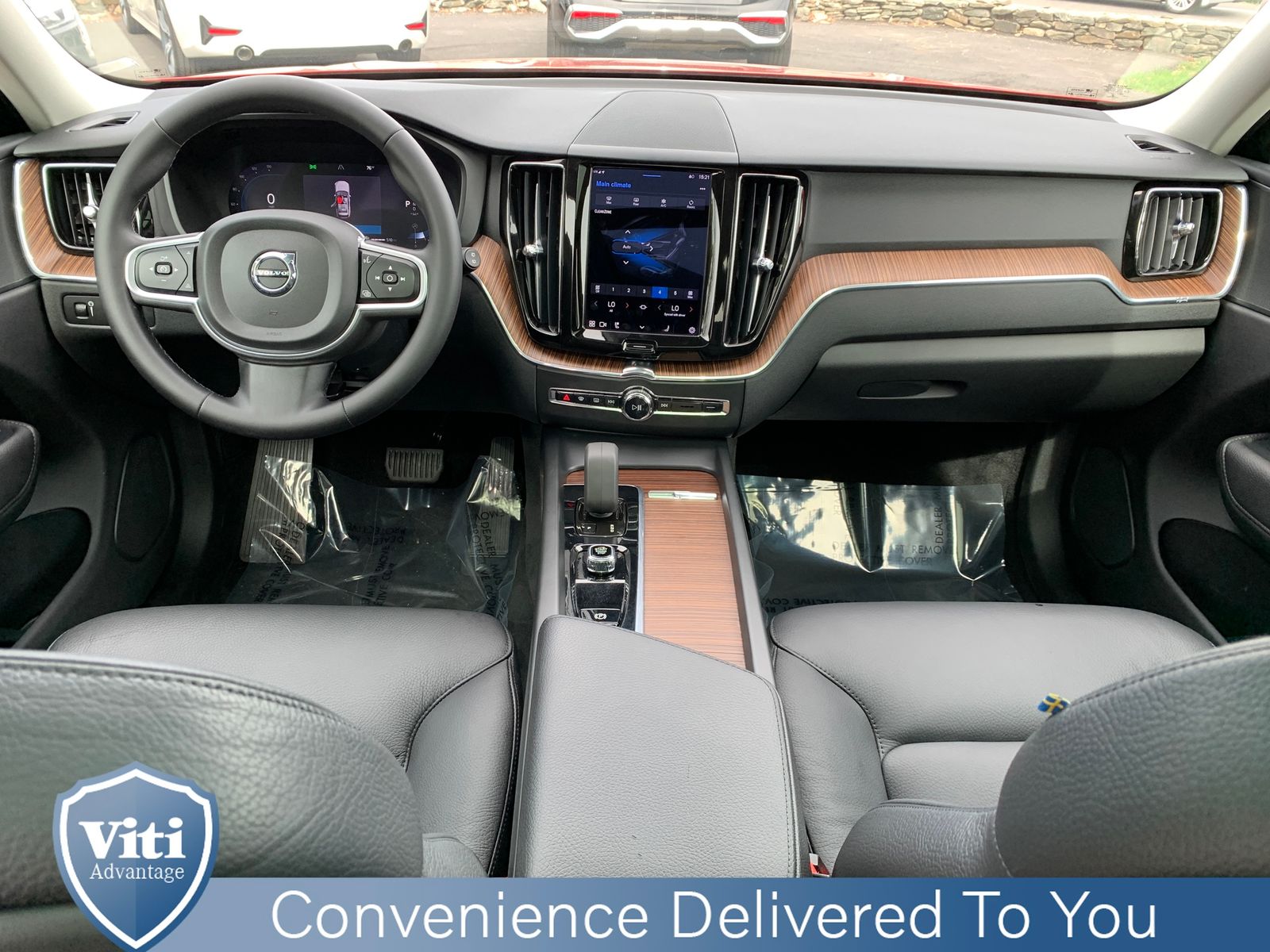 Certified 2022 Volvo XC60 Momentum with VIN YV4L12RK1N1925847 for sale in Tiverton, RI