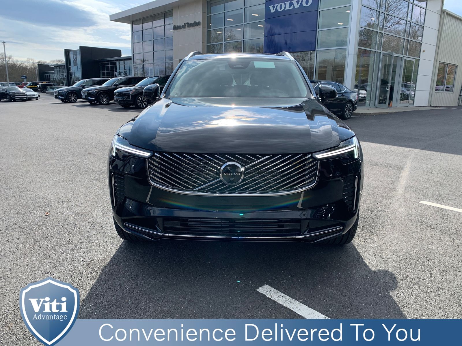 2025 Volvo XC90 T8 Plus photo 3