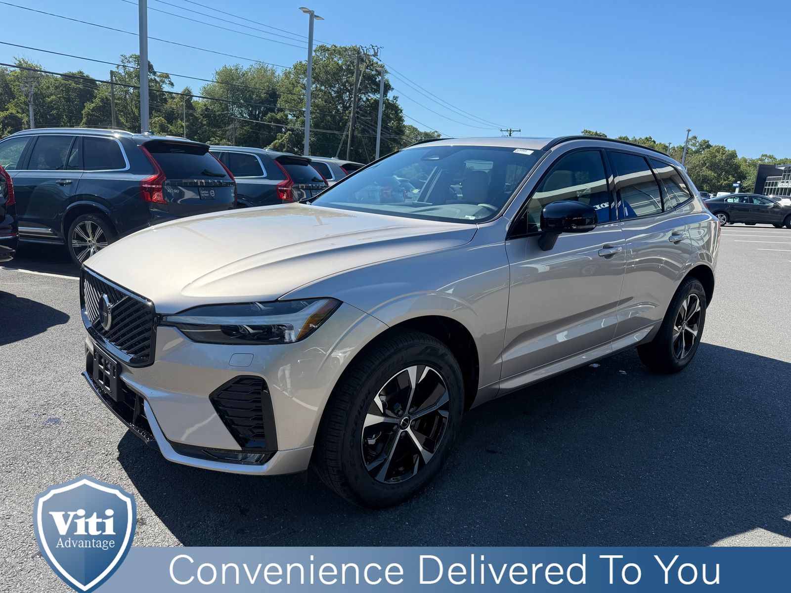 2026 Volvo XC60 B5 Core photo 4