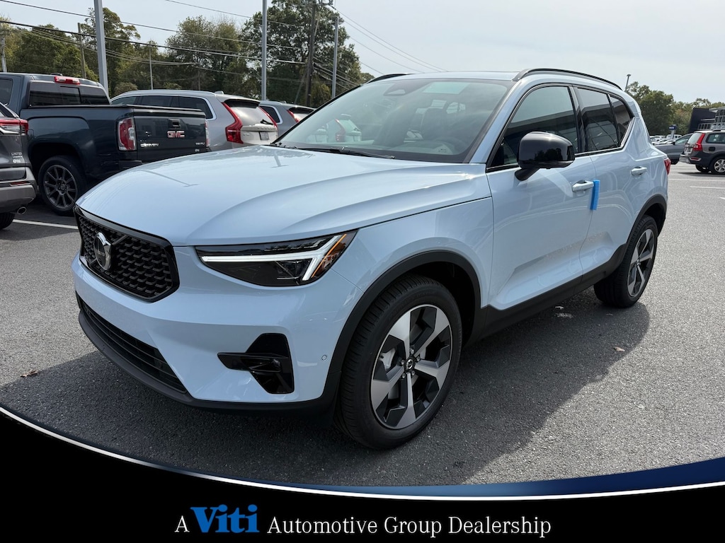 New 2026 Volvo XC40 B5 Plus SUV