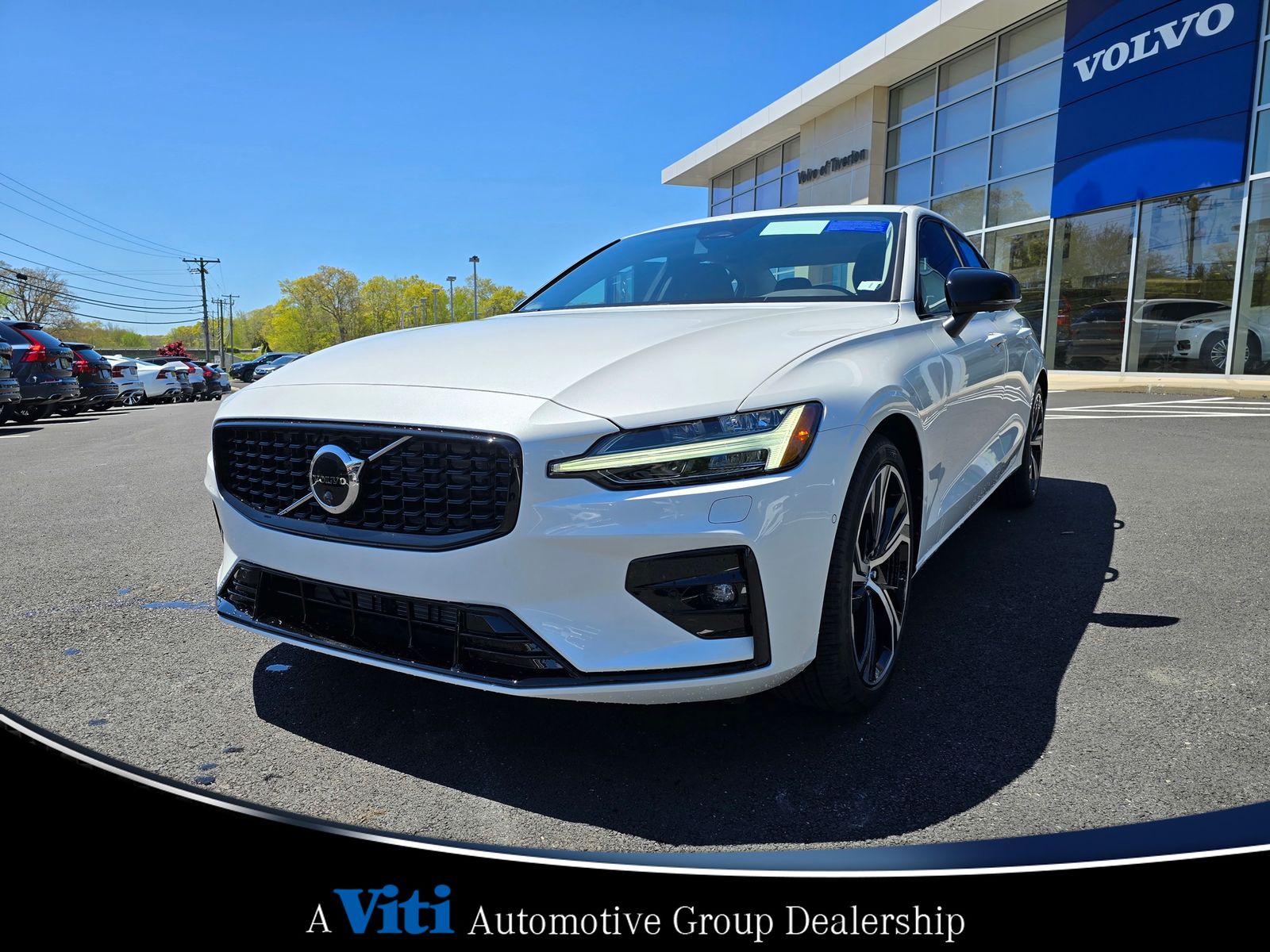 2024 Volvo S60 B5 Plus photo 4