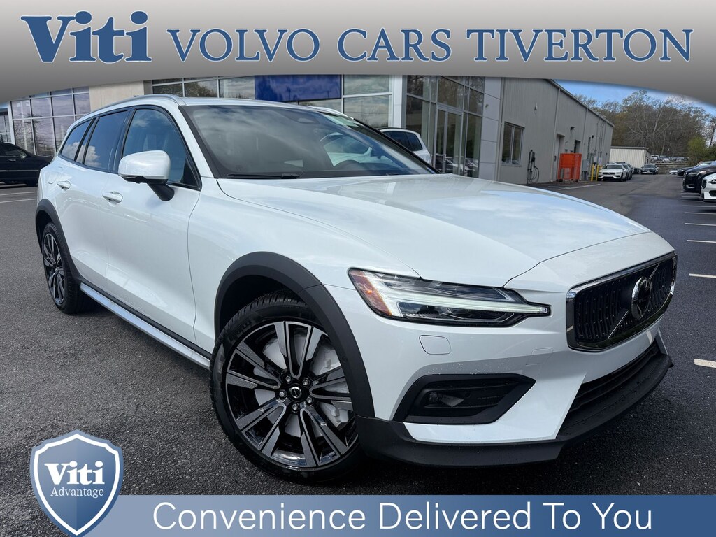 New 2026 Volvo V60 Cross Country B5 Ultra Wagon
