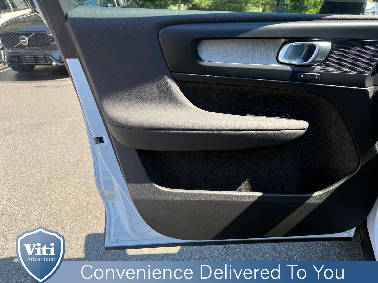 2026 Volvo XC40 Plus - Photo 16