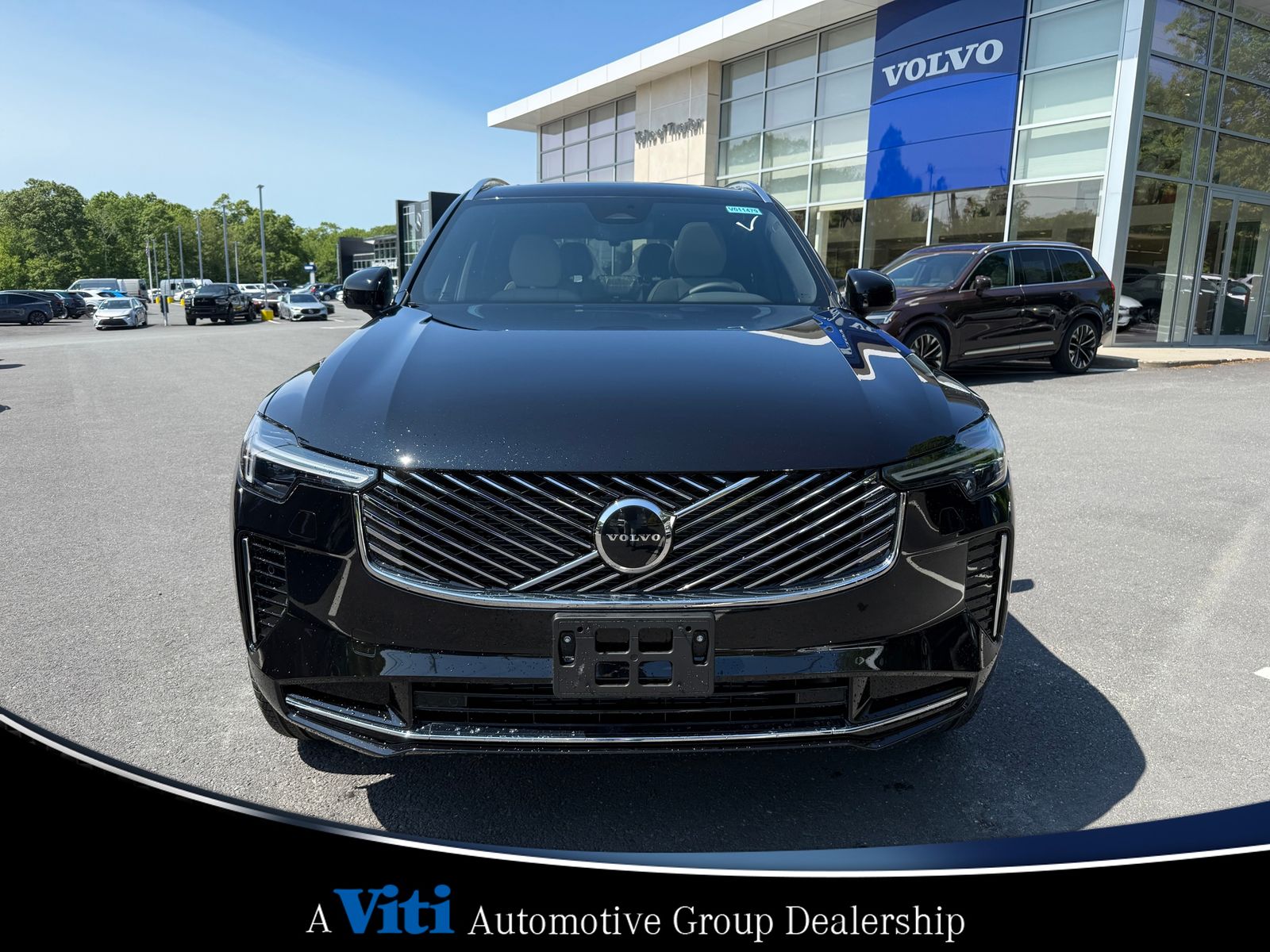 2025 Volvo XC90 B5 Core photo 2