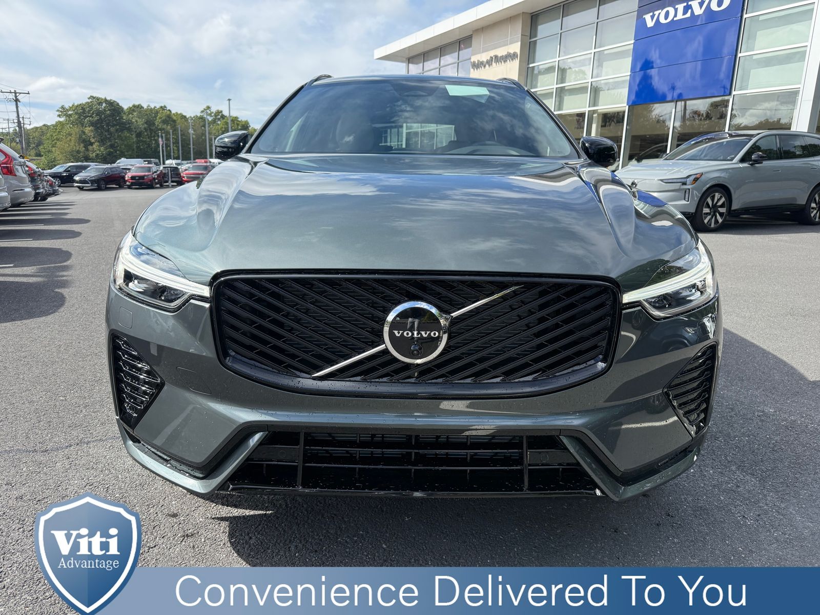2026 Volvo XC60 B5 Plus photo 3