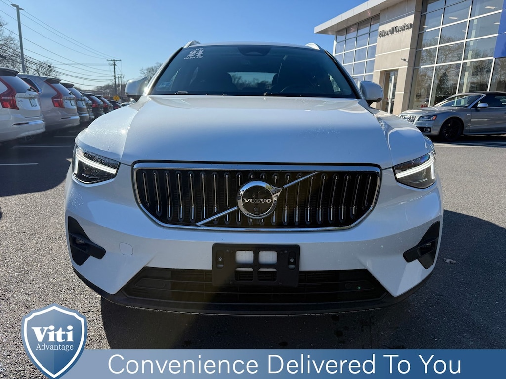 Certified 2024 Volvo XC40 B5 Ultimate Bright SUV