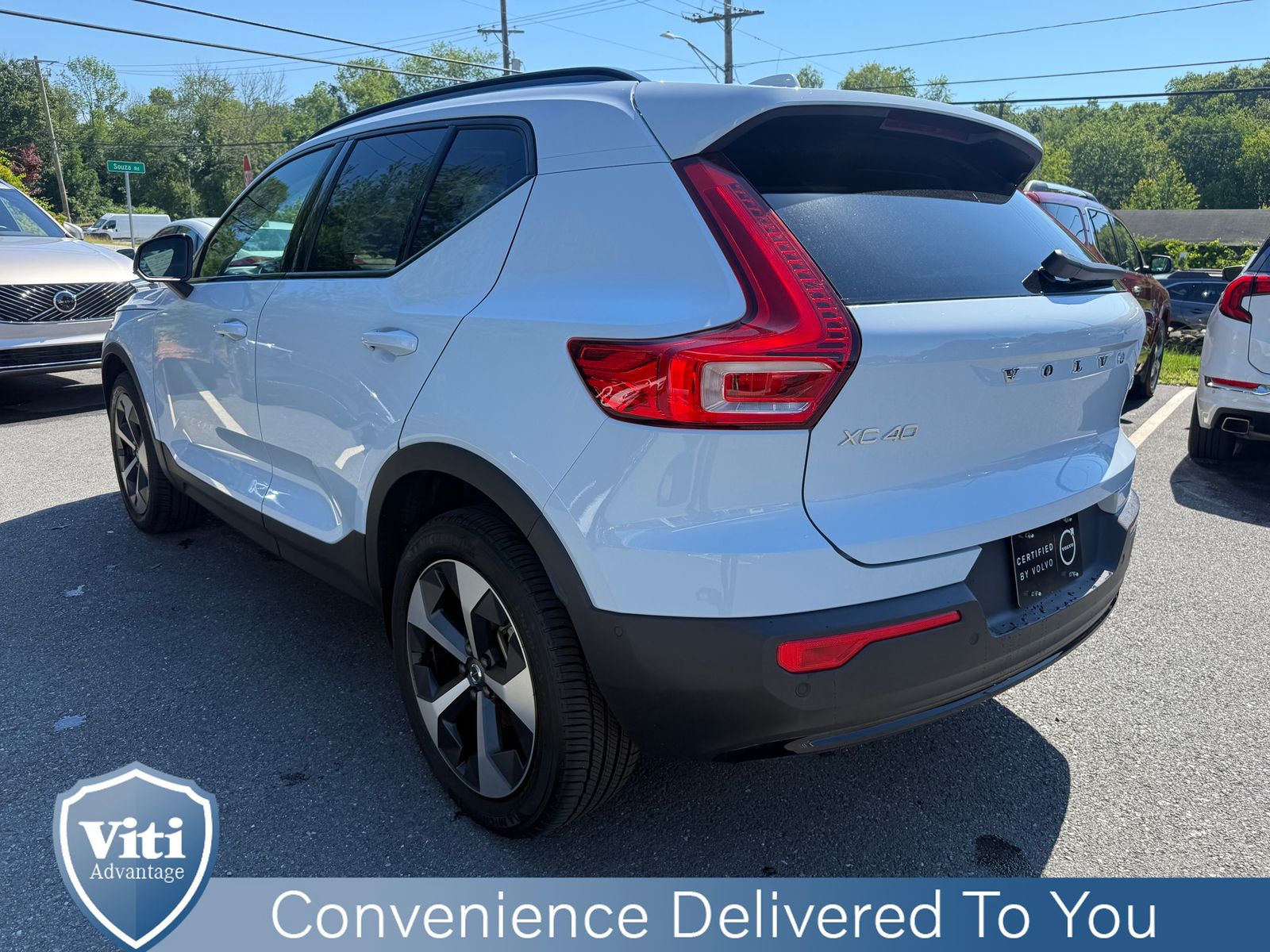 2026 Volvo XC40 Plus - Photo 6