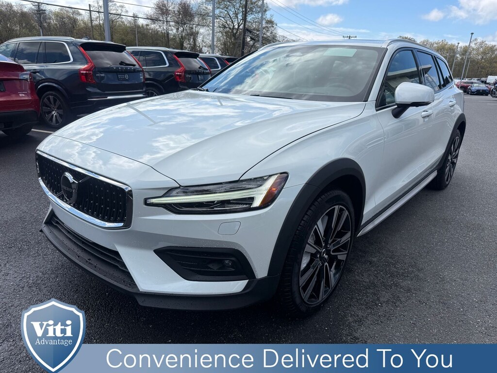New 2026 Volvo V60 Cross Country B5 Ultra Wagon