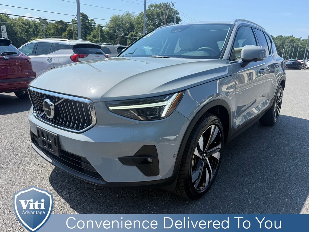 Used 2024 Volvo XC40 B5 Plus Bright SUV