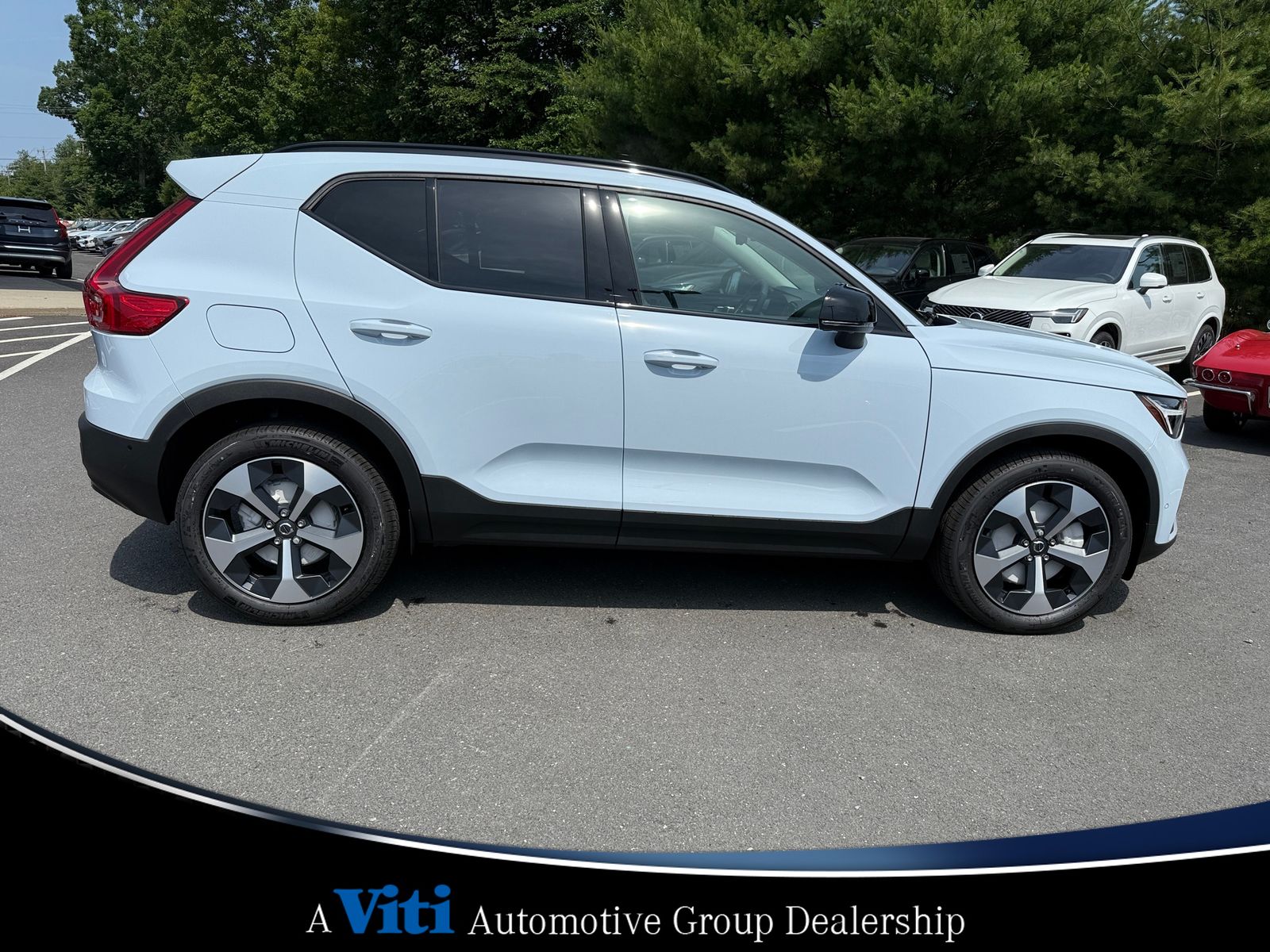 2026 Volvo XC40 Plus - Photo 9