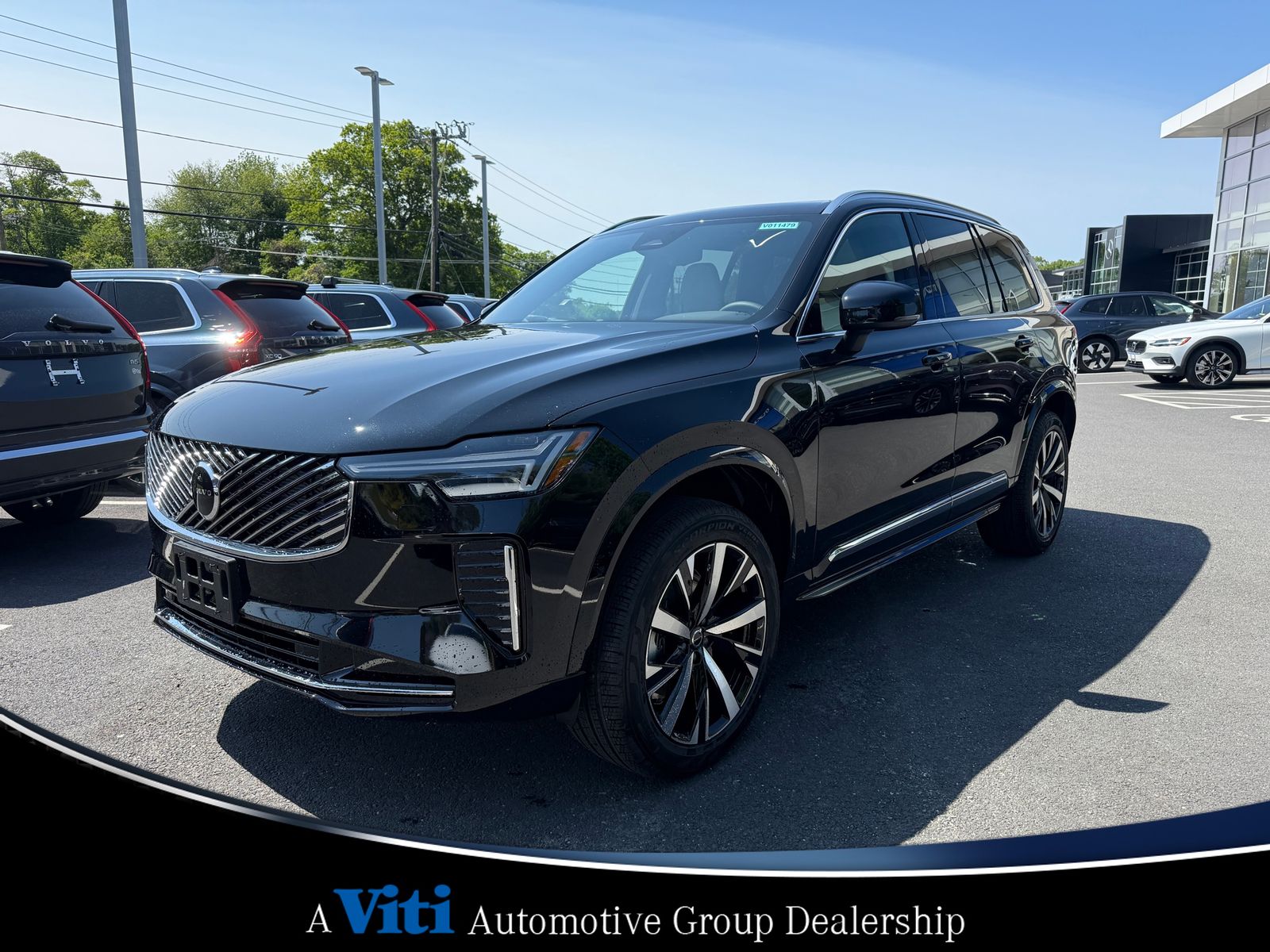 2025 Volvo XC90 B5 Core photo 3