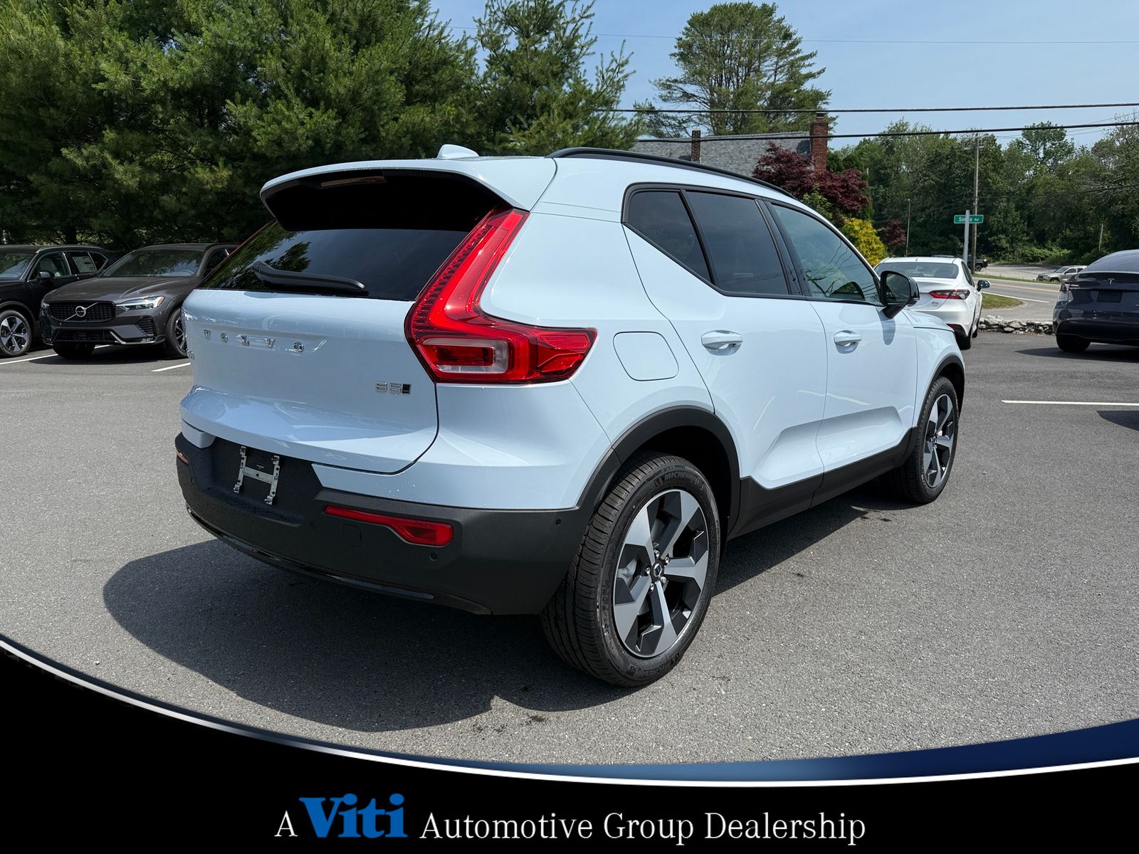 2026 Volvo XC40 Plus - Photo 8