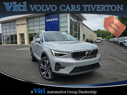 2025 Volvo XC40 B5 Plus Bright Theme AWD SUV