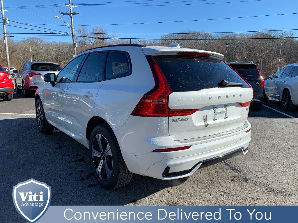 2025 Volvo XC60 Plus - Photo 6