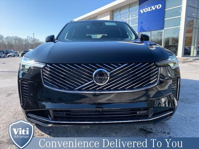 2025 Volvo XC90 T8 Plus photo 3